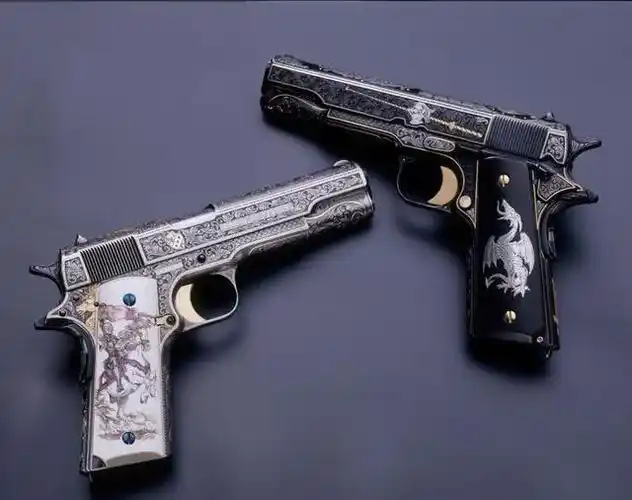 45亿年陨石打造史上最贵手枪,全世界仅两把,下辈子也买不起!_网易订阅