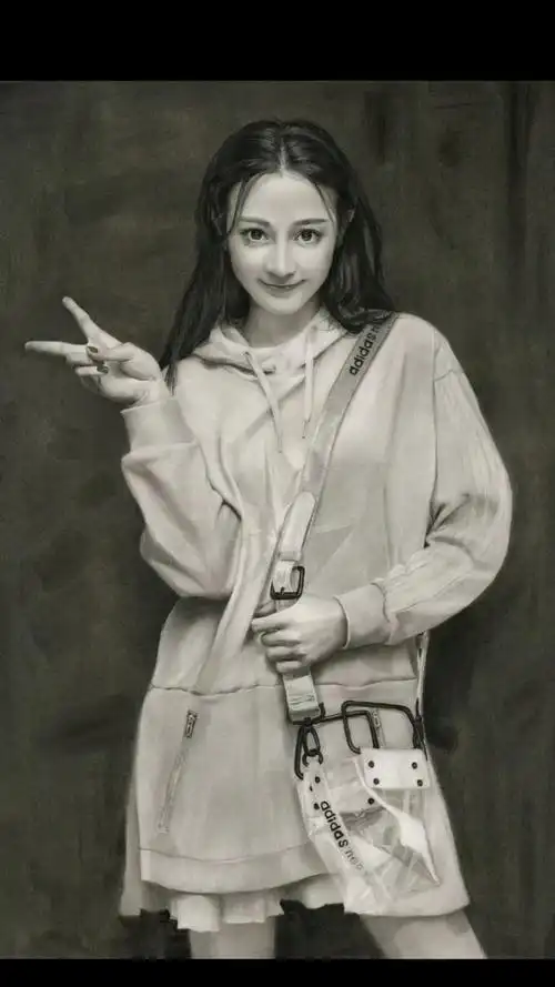 绘画#学员写实素描半身像《迪丽热巴》