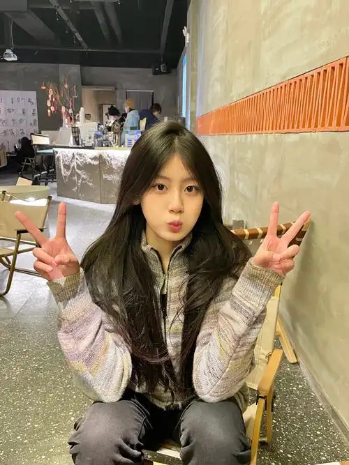 还是会画点小淡妆的啦~结果上次出门竟然被一个小姐妹夸我素颜好好看!