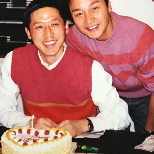 唐鹤德唐先生再发ins记念哥哥,表示"想你了!