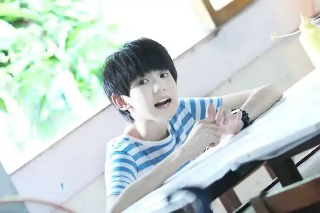 偶像手记 最乖的崽  有没有女友粉  @tfboys-王源王源超话#王源看我们