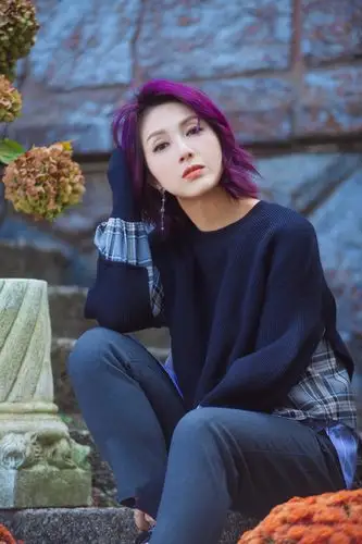 《妻子3》霍思燕黑色皮衣性感帅气 杨千嬅紫发配橙花堪比时尚大片