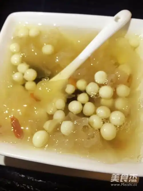 鸡头米银耳汤的做法