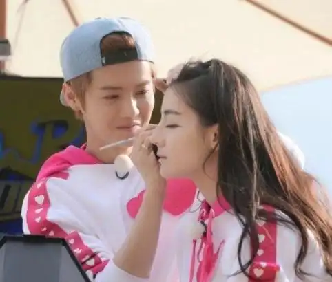 热巴|鹿晗|两人_新浪新闻