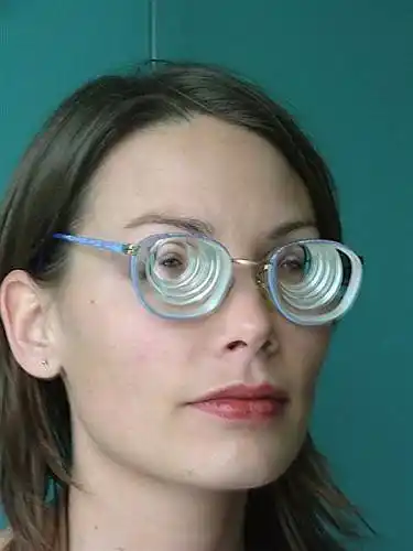 高度近视玻璃体混浊怎么治疗