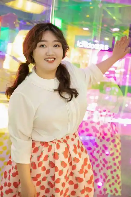 中央广播电视总台金牌喜剧班收官首发学员宋周玲未来可期