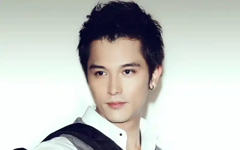 邱泽,一本行走的渣男教科书.