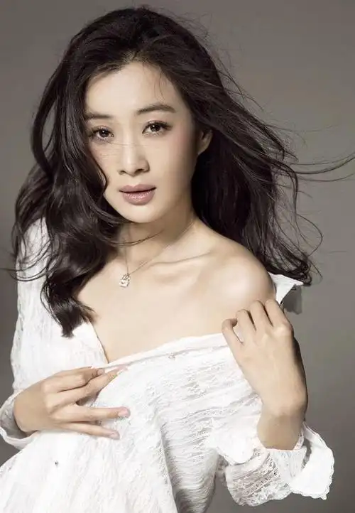 徐翠翠,《芈月传》那个让人恨的牙痒痒的芈茵,现实中清纯可人!