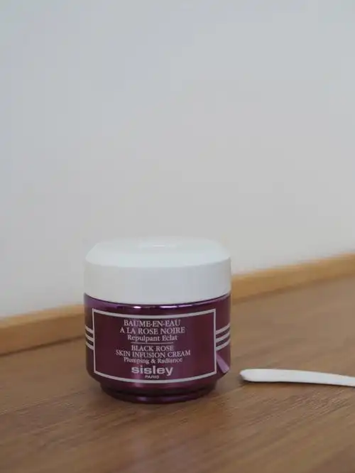 混油皮一生推79希思黎黑玫瑰面霜