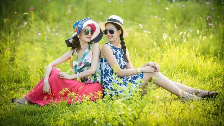 美女闺蜜清纯可爱头像