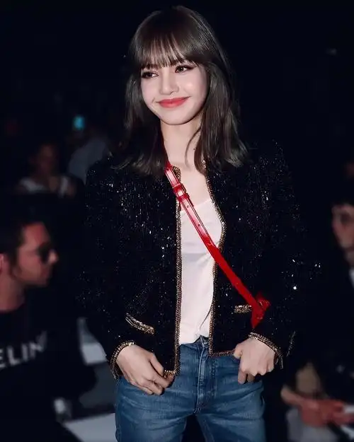 lisa宝贝女鹅这是什么神仙颜值啊 简直太美