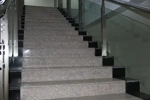 五莲红石材踏步板