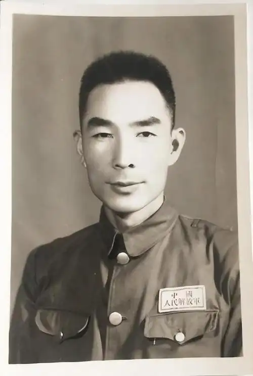 老照片:上世纪五六十年代军人照片,精神气质都很好|军人|气质|拍摄
