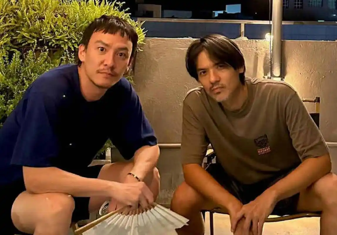 22日,张震冯德伦同框合照曝光,引发网友对春光乍泄x美少年之恋回忆