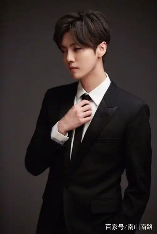 男明星绝美领带杀,王一博肖战朱一龙…你觉得谁的领带造型更飒?