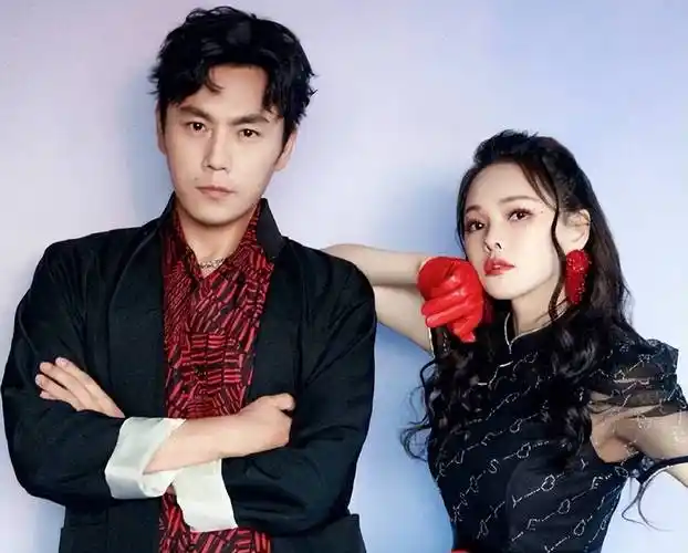 周迅说对了,从"不合群"的秦昊伊能静身上:看到娱乐圈残酷现实