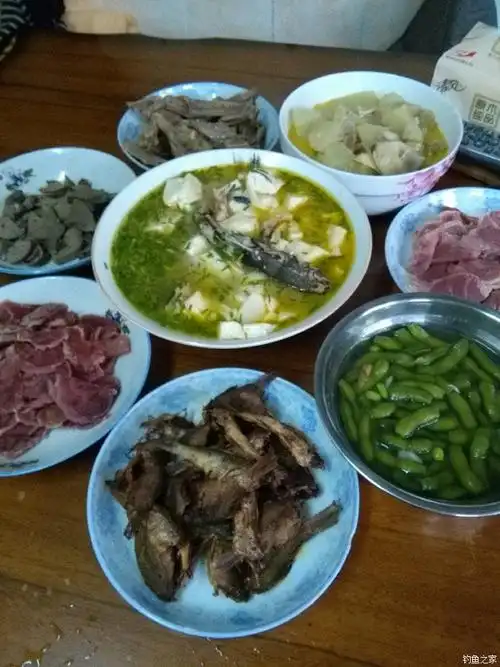 晚餐丰盛吧?鱼呗