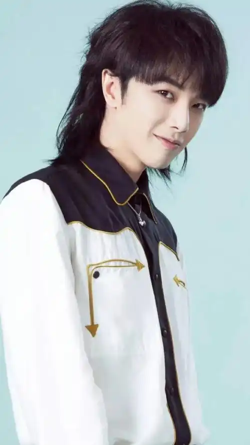 华晨宇黄发歪嘴笑#我那热衷于歪嘴笑其实很可爱的花花嘞#2023华晨铑