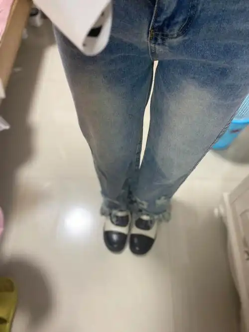 下摆设计真的超级好看呀可以冲91～ 不过有一点(蹲下来时间久会鼓包