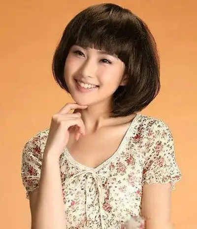 个子小方脸怎样梳短发 方脸女符合的短发图片_爱美网发型