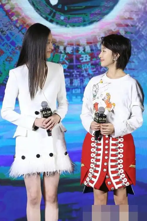 倪妮周冬雨相同装扮同台亮相气质却天差地别身高是硬伤啊