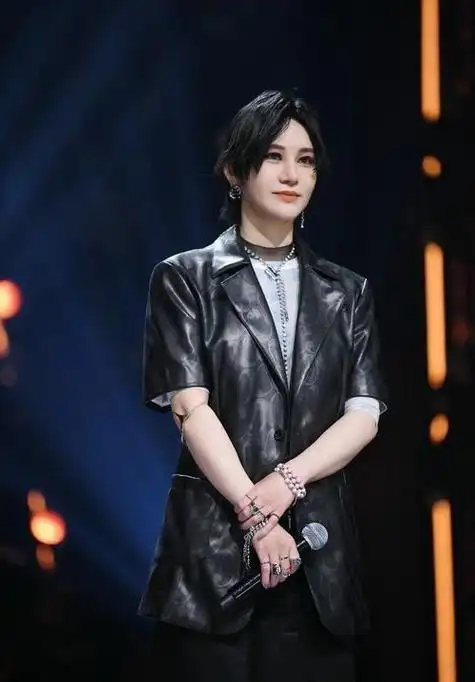 超女冠军江映蓉:整容失败后淡出娱乐圈,现复出依旧无望