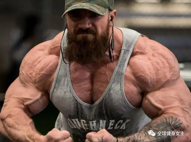 如何充分利用哑铃练出发达胸肌这么练拥有超级健美的胸肌