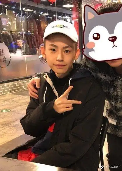 记##小鬼王琳凯爱奇艺元音大冒险#小时候好可爱奥 小小的@小鬼-王琳凯