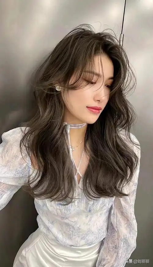2023年最火的发型都在这里,时尚还修颜,快来看看你适合哪一款(长头发