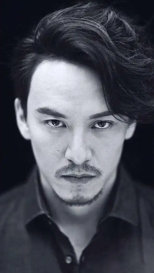 上游时尚超有魅力不邋遢中国男人留胡子也可以很性感