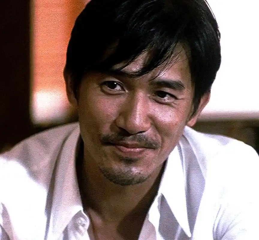 2002年电影《无间道》里的梁朝伟