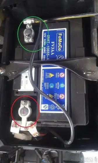 请高手告诉下电瓶正负极