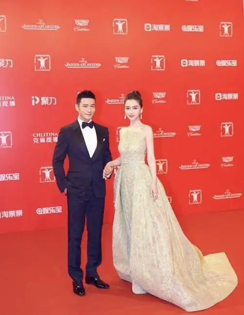 angelababy和黄晓明又撒狗粮了一袭华丽礼服配盘发越高调越美