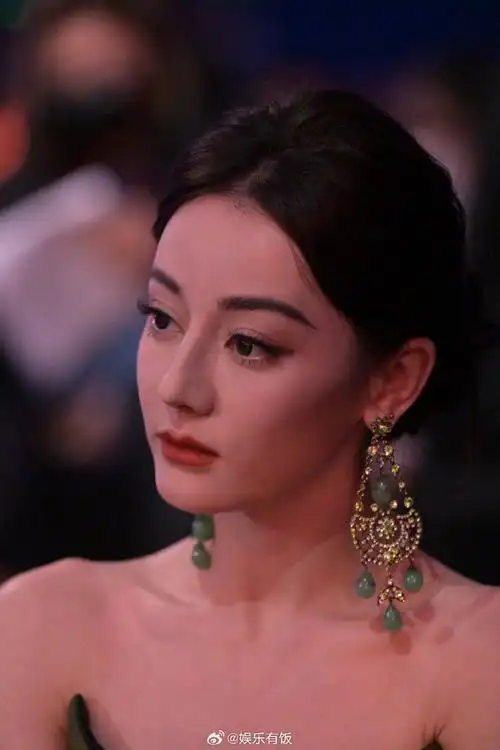 微博之夜##迪丽热巴怼脸生图