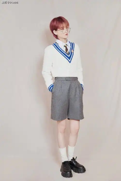 陆柯燃学院风写真,清新阳光,是可爱的兰兰公主呀