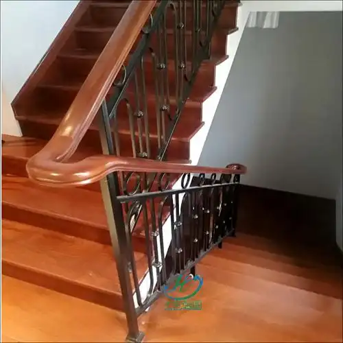 铁艺楼梯扶手护栏 别墅室内铁木扶手 旋转楼梯扶手免费设计