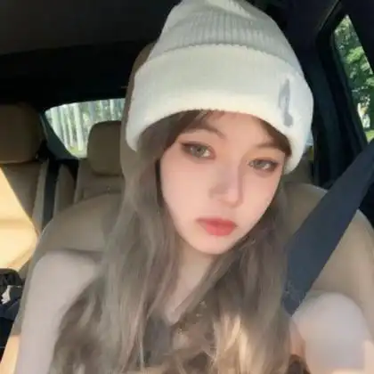 高级脸气质头像女生 高清好看的女生高级感头像正脸图片_女生头像