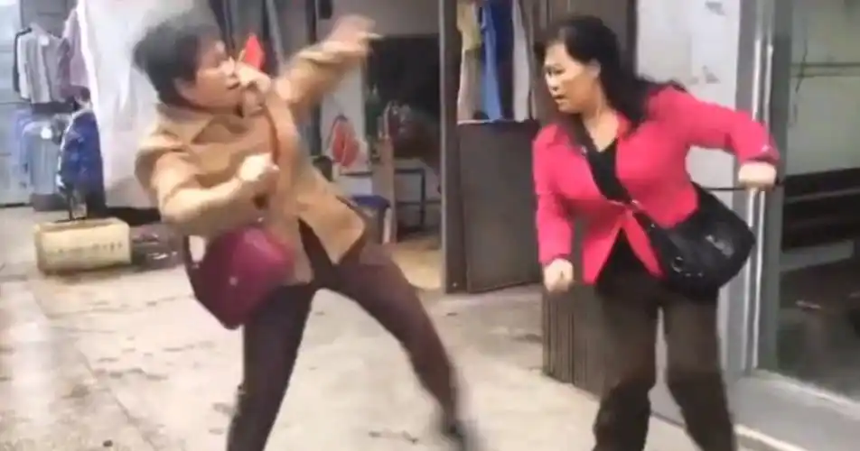 【大妈打架合集】听说大妈打架成了文化遗产了?
