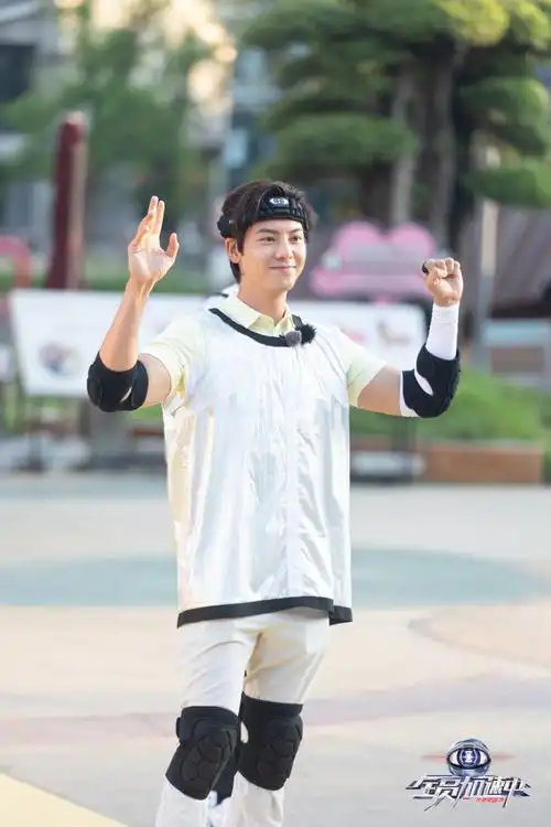 陈伟霆一个微笑暴露自己##全员加速中##陈伟霆全员加速中