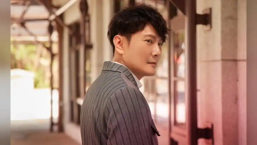 男神《张信哲》