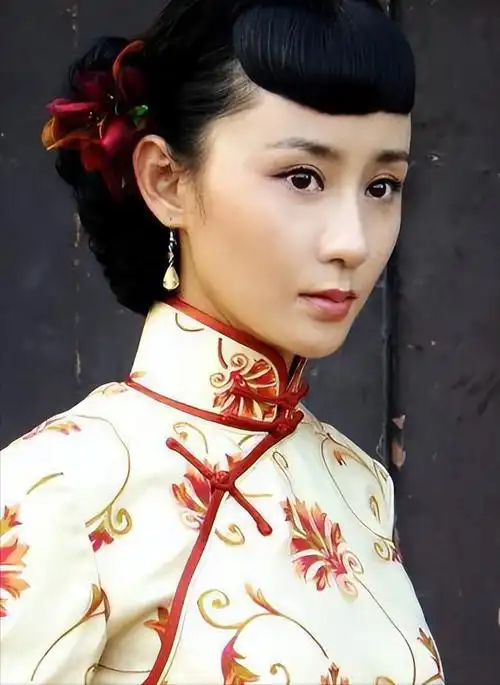 与黄晓明分手20年后,初恋女友刘立淇如今怎么样了?