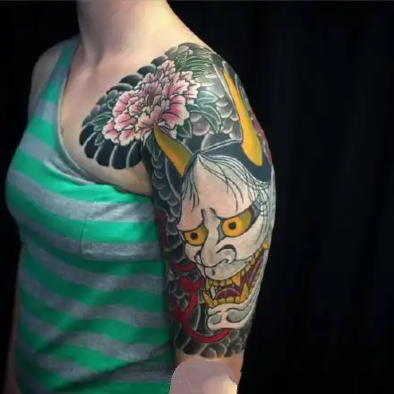 半胛纹身9张传统的半甲纹身作品图案99