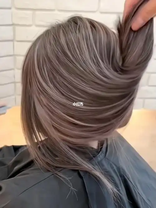 自从染了白发挑染再也不怕有白头发了