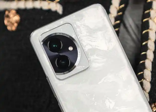 12g256g100w快充双5000万主摄手机降至2237元售价更亲民了