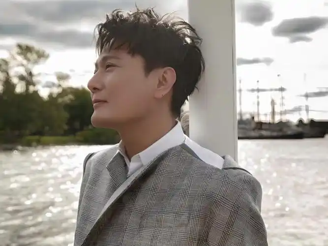 张信哲《过火》国粤混剪