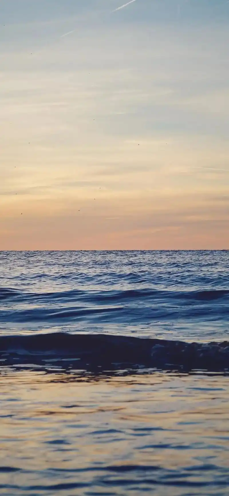 大海治愈壁纸:光是抓不住的,人总要和自己握不住的东西说再见