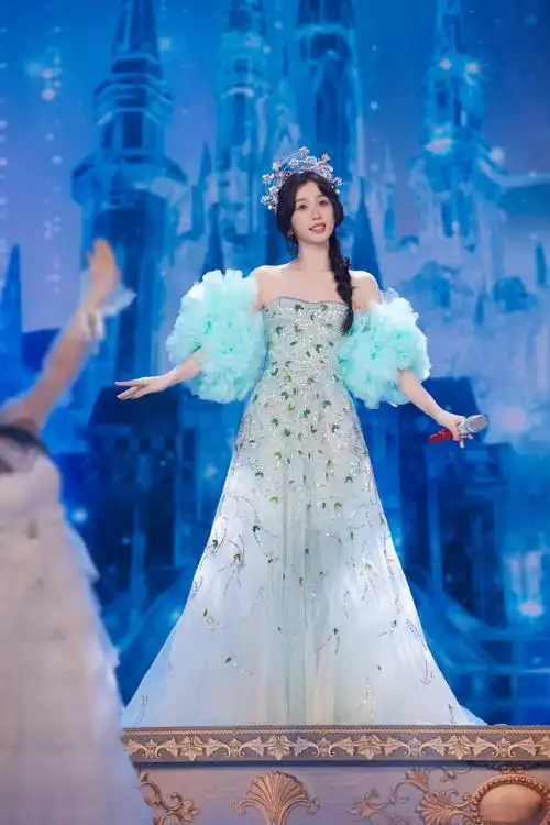 虞书欣冰雪仙子妆