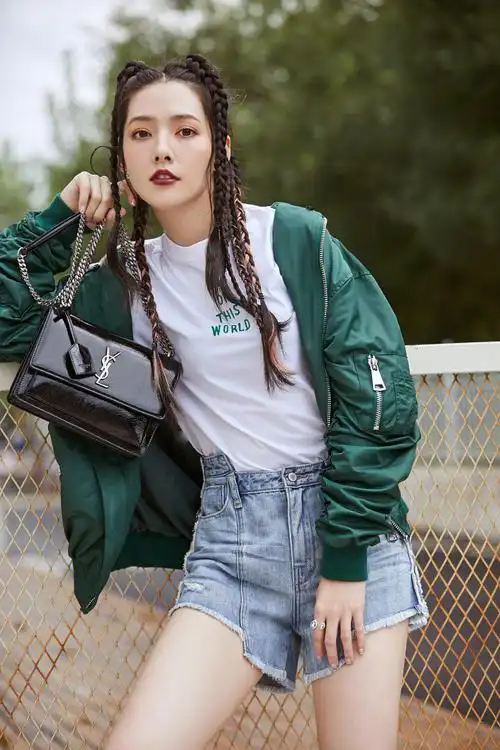 郭碧婷大胆脏辫造型帅气写真图片