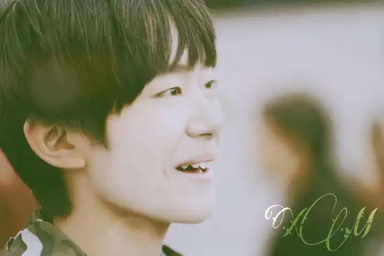 tfboys易烊千玺# #tfboys# #万千宠爱只想给你# #你嘴角的梨涡是蚊乔