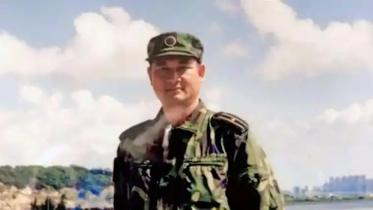 谭善爱  25年前你眼含热泪高喊:你们可以下岗,我们上岗!世 - 抖音